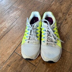 Nike Women's Air Zoom Vomero 9